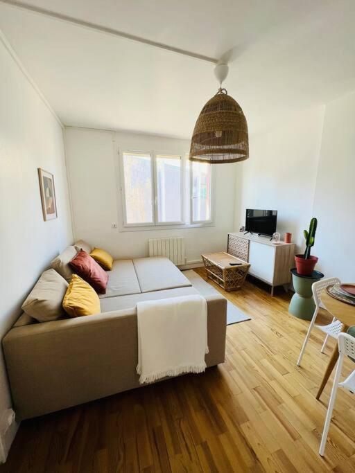 Le 2 F2 Cosy Et Lumineux Elbeuf
